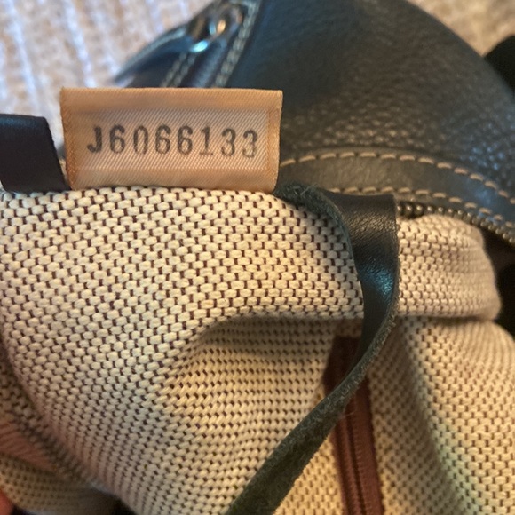 Dooney&Bourke - Picture 7 of 7